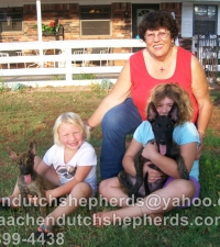 MomandGreatGrandkidsWithPups!